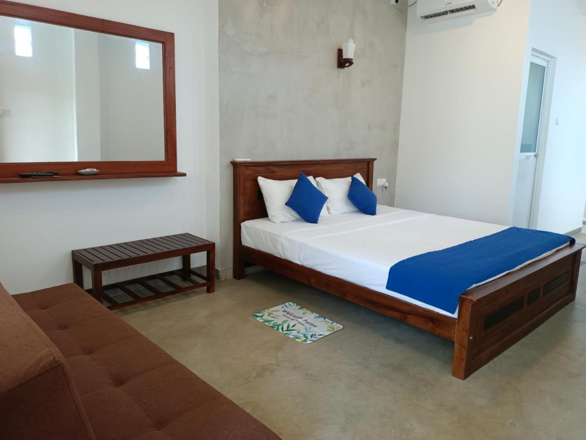 Lily Holiday Apartments Hikkaduwa Zimmer foto